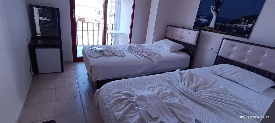 Geniş Standart Oda, Deniz ve Dağ Manzaralı, Balkonlu