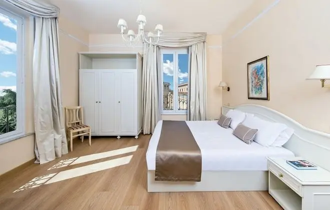 Deluxe Tek Büyük veya İki Ayrı Yataklı Oda