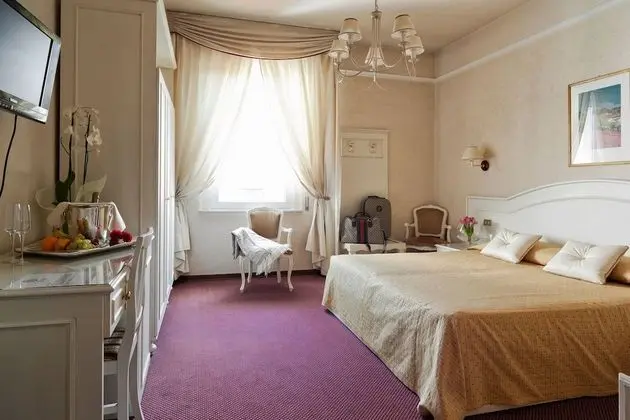 Deluxe Üç Kişilik Oda