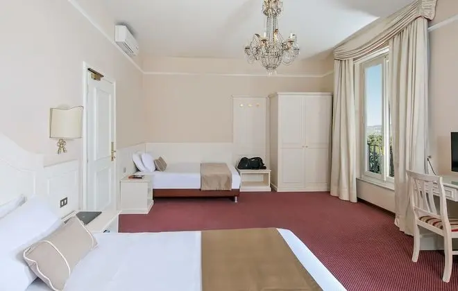 Deluxe Üç Kişilik Oda