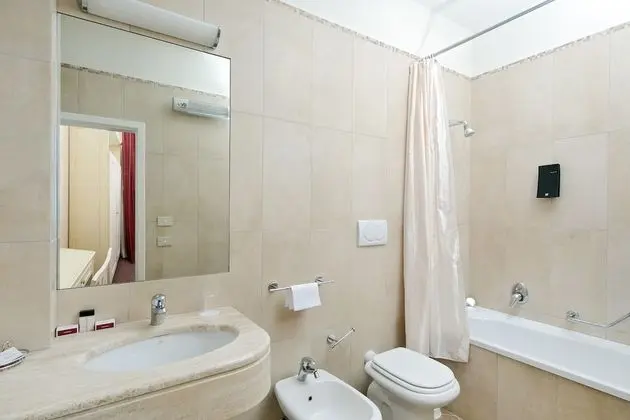 Deluxe Üç Kişilik Oda