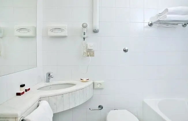 Standard Tek Büyük veya İki Ayrı Yataklı Oda