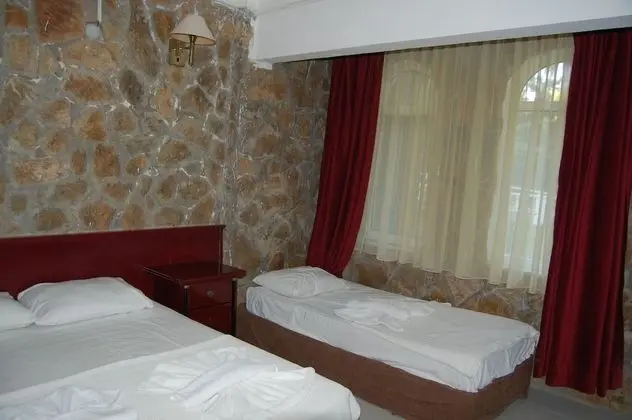 Deluxe Üç Kişilik Oda