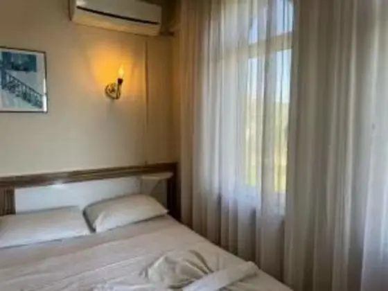 Kısmi Deniz Manzaralı Oda