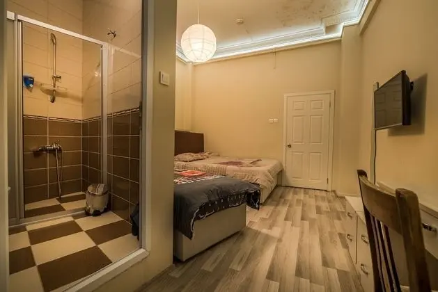 Comfort Dört Kişilik Oda, Banyolu/Duşlu