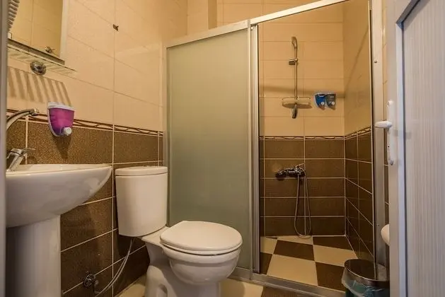 Comfort Dört Kişilik Oda, Banyolu/Duşlu