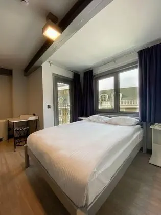 Deluxe Room, Balcony