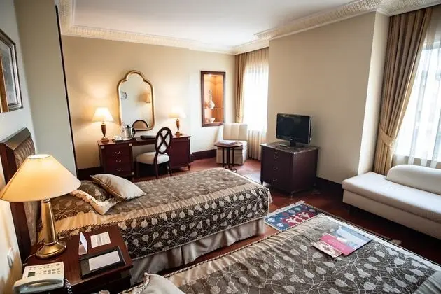 Deluxe Üç Kişilik Oda