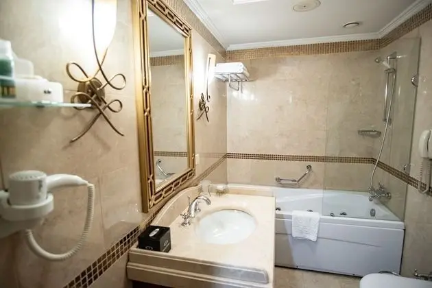 Deluxe Üç Kişilik Oda