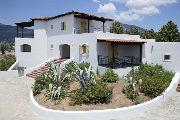 Bungalow Garden View