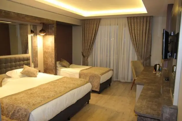 Triple, Dağ Manzaralı, Balkonlu