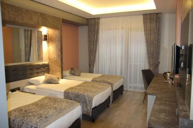 Triple, Dağ Manzaralı, Balkonlu