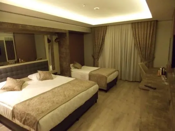 Triple, Dağ Manzaralı, Balkonlu