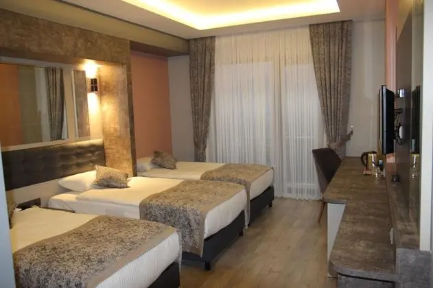 Triple, Dağ Manzaralı, Balkonlu