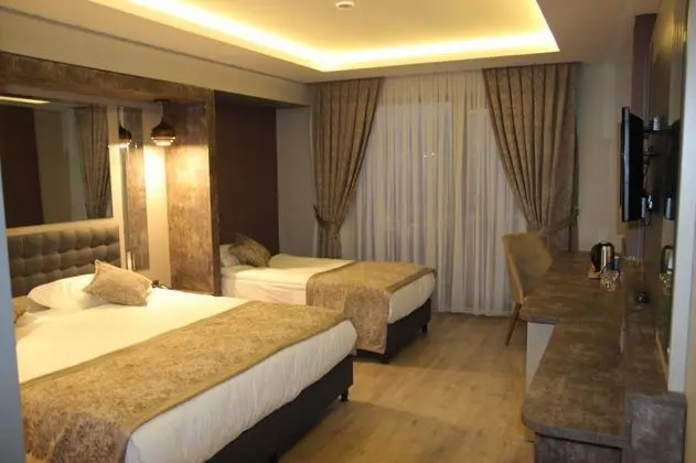 Triple, Dağ Manzaralı, Balkonlu