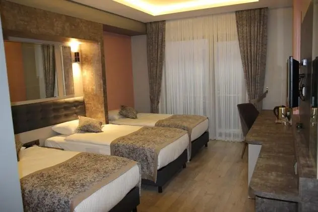 Triple, Dağ Manzaralı, Balkonlu