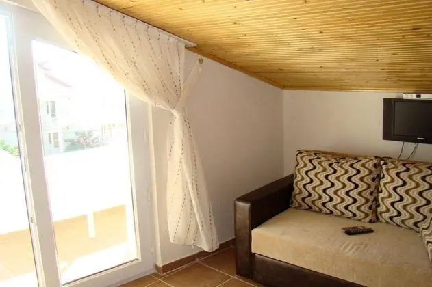 Aile Odası, Kara Manzaralı, Balkonlu