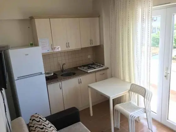 Aile Odası, Kara Manzaralı, Balkonlu
