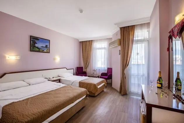 Standard Tek Büyük veya İki Ayrı Yataklı Oda