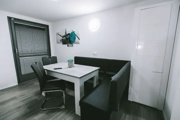 Apart Daire, 1 En Büyük (King) Boy Yatak ve Çekyat, Sigara İçilmez