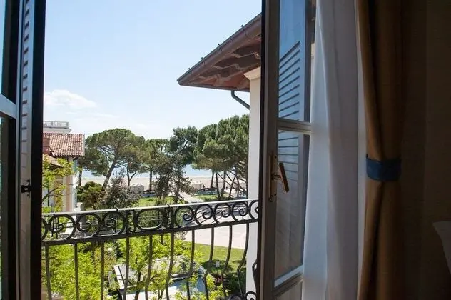 Deluxe Tek Büyük veya İki Ayrı Yataklı Oda, Balkon, Deniz Manzaralı