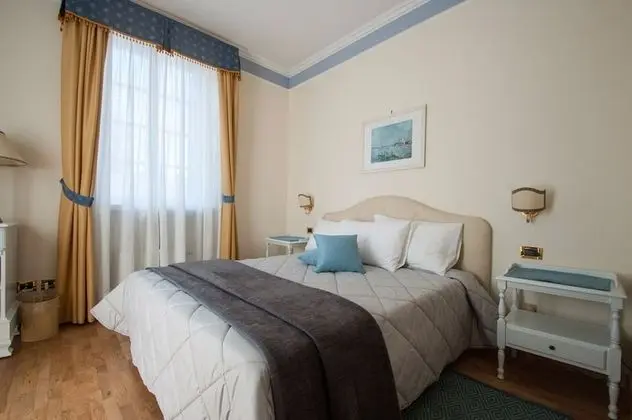 Deluxe Tek Büyük veya İki Ayrı Yataklı Oda, Balkon, Deniz Manzaralı