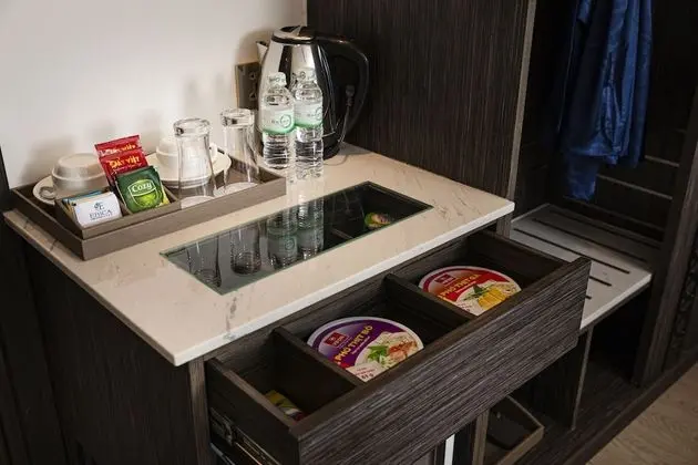 Junior Tek Büyük veya İki Ayrı Yataklı Oda, Balkon, Şehir Manzaralı