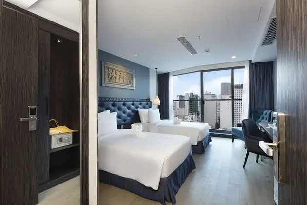 Senior Oda, Balkon, Şehir Manzaralı