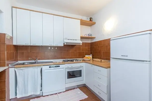 Standard Ev, Birden Çok Yatak, 2 Banyolu, Bahçeli (Erica Piano Terra 150Mt From the)