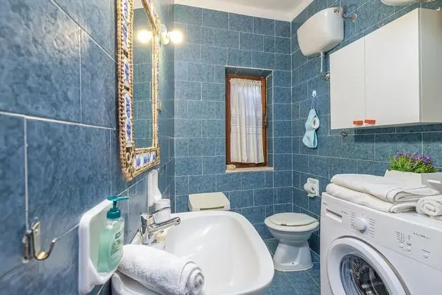 Standard Ev, Birden Çok Yatak, 2 Banyolu, Bahçeli (Erica Piano Terra 150Mt From the)