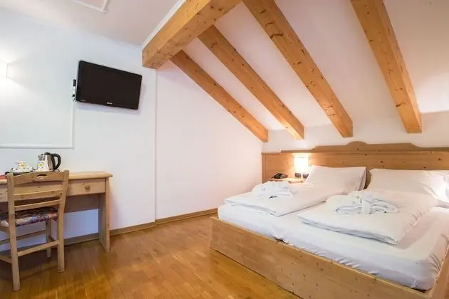 Standard Tek Büyük veya İki Ayrı Yataklı Oda