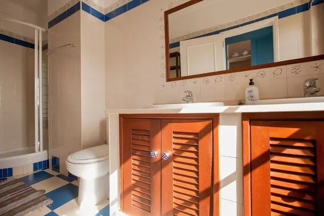 Ortak Ranzalı Oda, Karma Ranzalı Oda, Ortak Banyo, Deniz Manzaralı (Atlantic Ocean 6 Beds)
