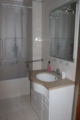 Ortak Ranzalı Oda, Karma Ranzalı Oda, Özel Banyo (1 Bed in a 6 Bed Dorm)