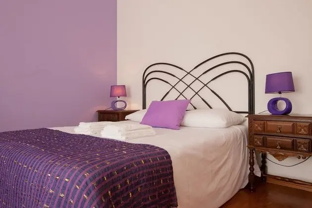 Tek Büyük Yataklı Oda, Ortak Banyo, Deniz Manzaralı (Violet Dreams)