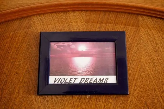 Tek Büyük Yataklı Oda, Ortak Banyo, Deniz Manzaralı (Violet Dreams)