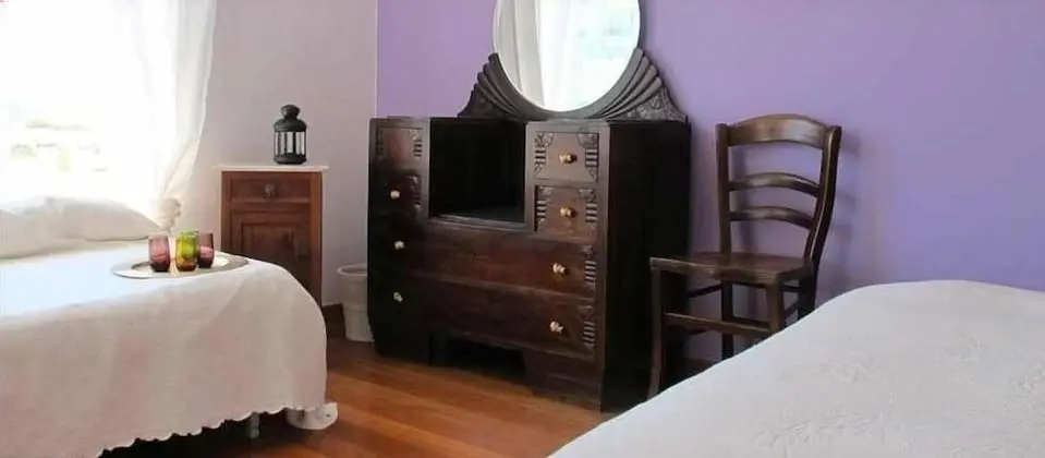 Tek Büyük Yataklı Oda, Ortak Banyo, Deniz Manzaralı (Violet Dreams)