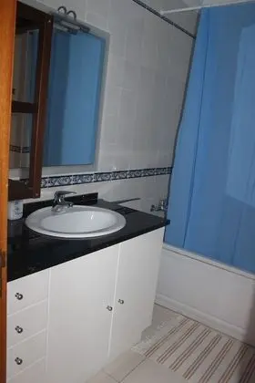 Tek Büyük Yataklı Oda, Ortak Banyo, Deniz Manzaralı (Violet Dreams)