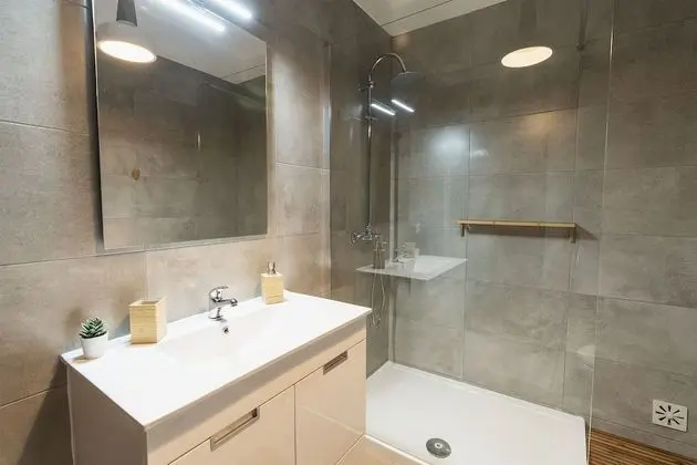 Premium Tek Büyük Yataklı Oda