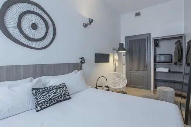 Tek Büyük Yataklı Oda, 1 Çift Kişilik Yatak, Ortak Banyo