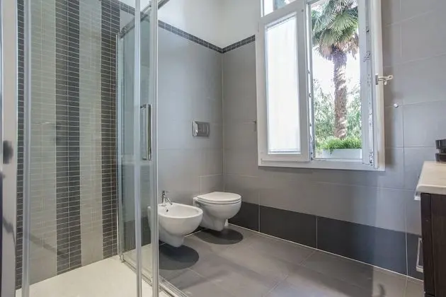 Tek Büyük Yataklı Oda, 1 Çift Kişilik Yatak, Ortak Banyo