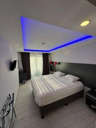 Standart Oda, Kara Manzaralı, Balkonlu