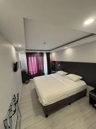 Standart Oda, Kara Manzaralı, Balkonlu