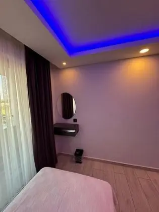 Standart Oda, Kara Manzaralı, Balkonlu