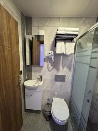 Standart Oda, Kara Manzaralı, Balkonlu