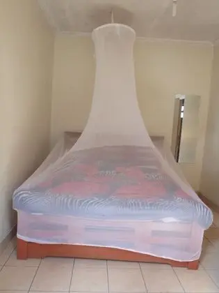 Büyük Yataklı Tek Kişilik Oda