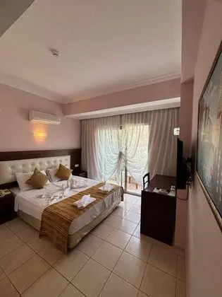 Standart Oda, Bahçe Manzaralı, Balkonlu