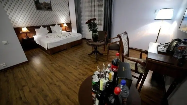 Superior Tek Büyük veya İki Ayrı Yataklı Oda