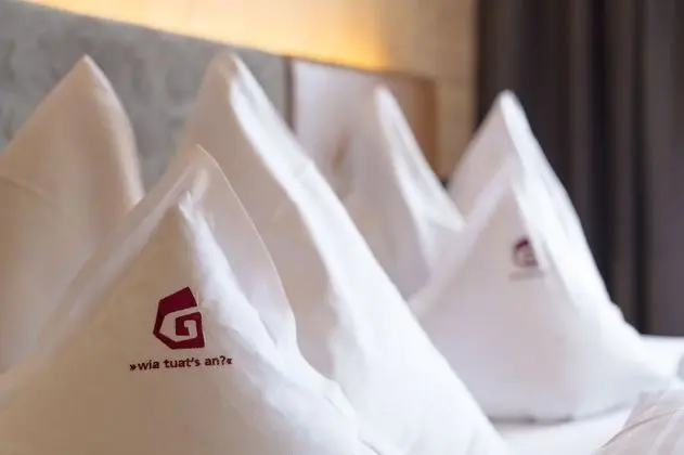 Tek Büyük Yataklı Oda, Dağ Manzaralı (Gasse)