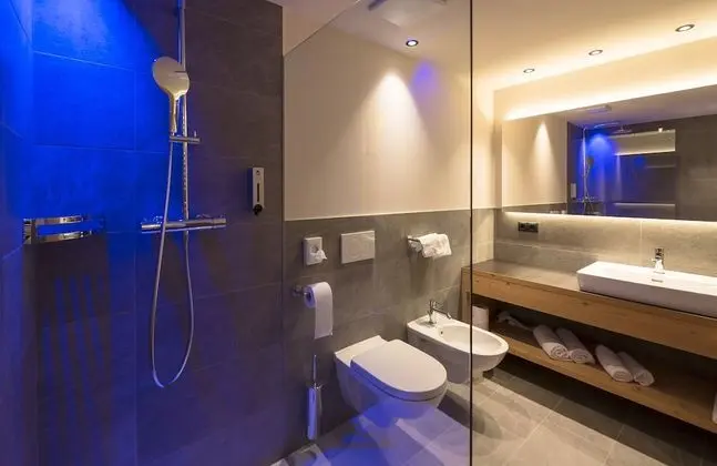 Tek Büyük Yataklı Oda, Dağ Manzaralı (Gasse)