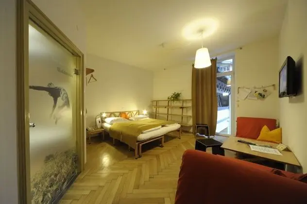 Basic Tek Büyük Yataklı Oda